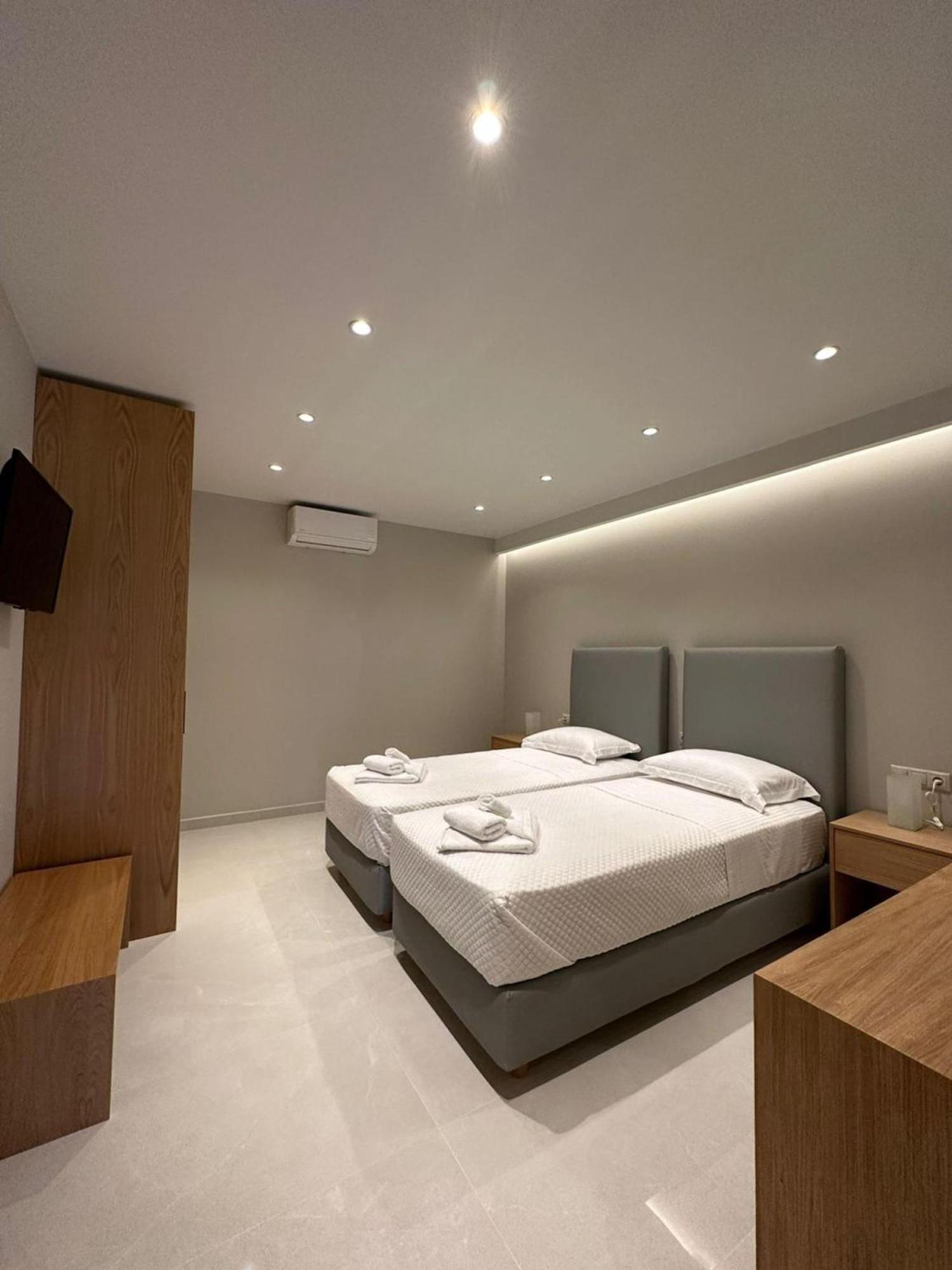Elpida Luxury Apartment *