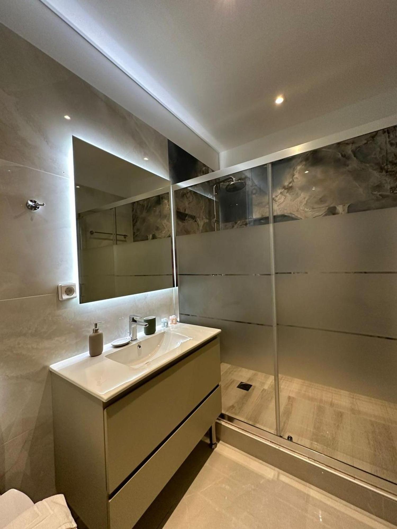 Elpida Luxury