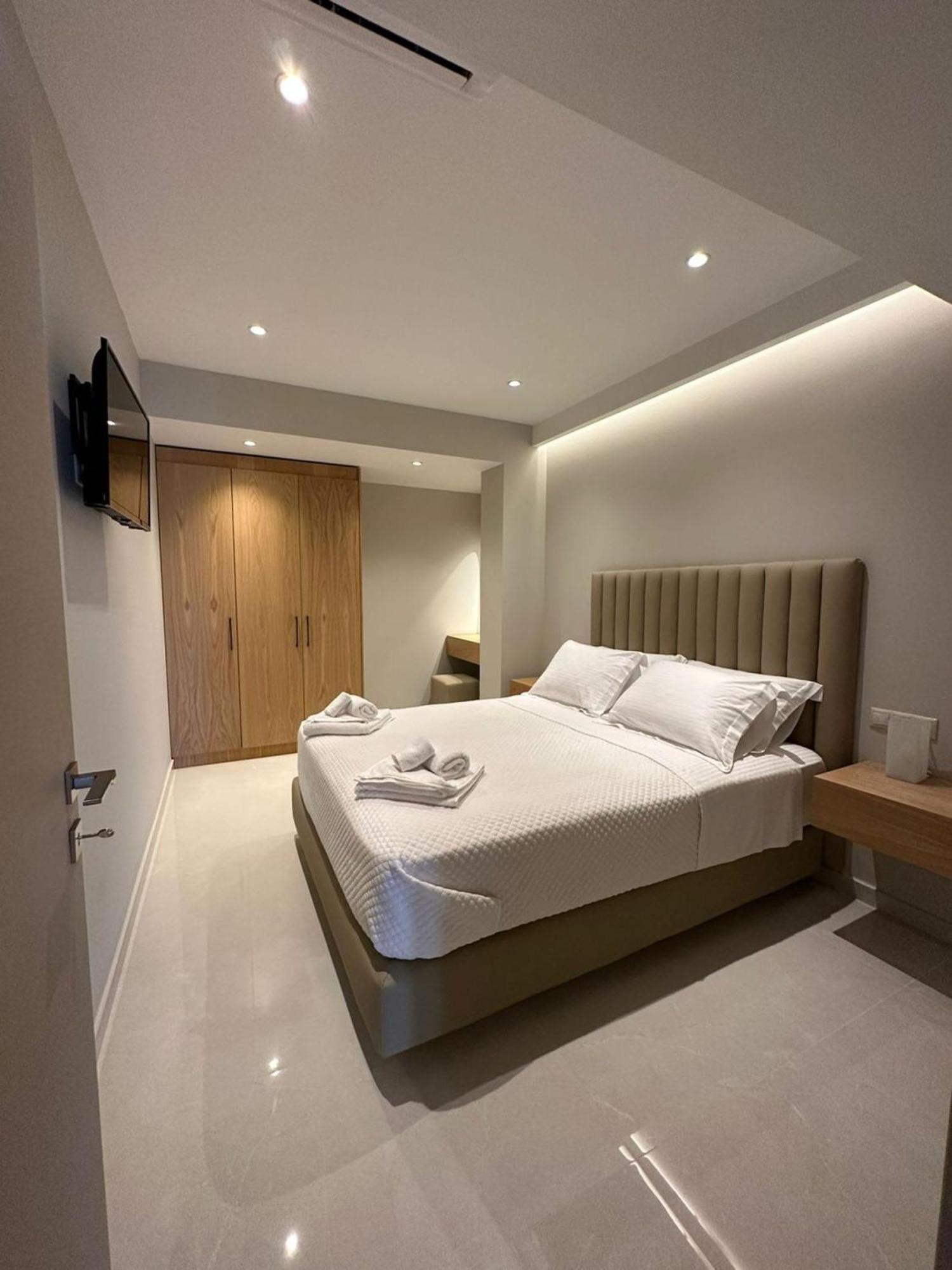 Elpida Luxury *